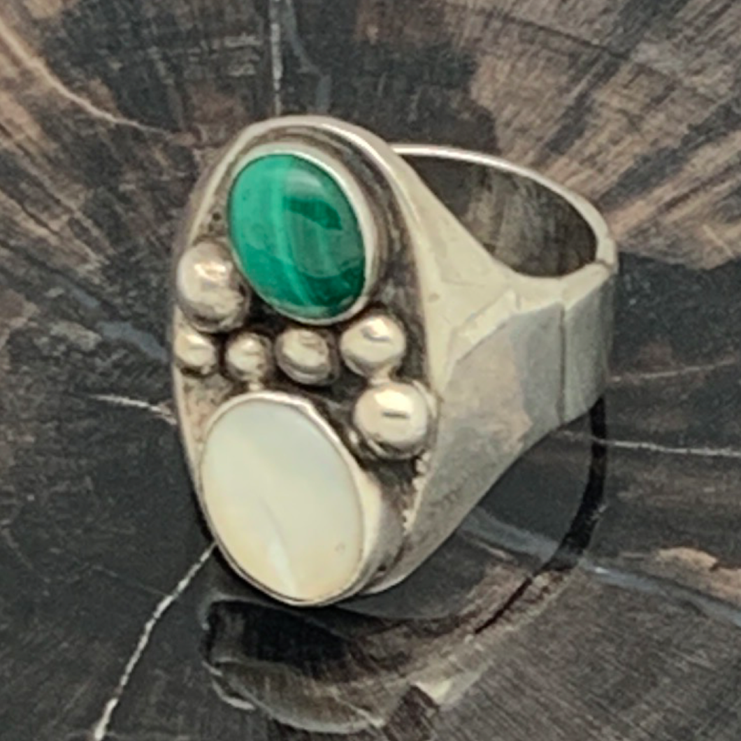 Vintage Native American Sandcast Silver Malachite Mother Of Pearl Ring Size 13