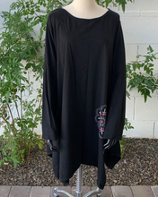 Load image into Gallery viewer, ALLER SIMPLEMENT Black Tunic Shirt Multi-Color Floral Embroidery Size 3X
