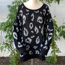 Load image into Gallery viewer, HONEYME Black &amp; Grey Heather Leopard Print Knit Sweater Size XXL 2X NWT
