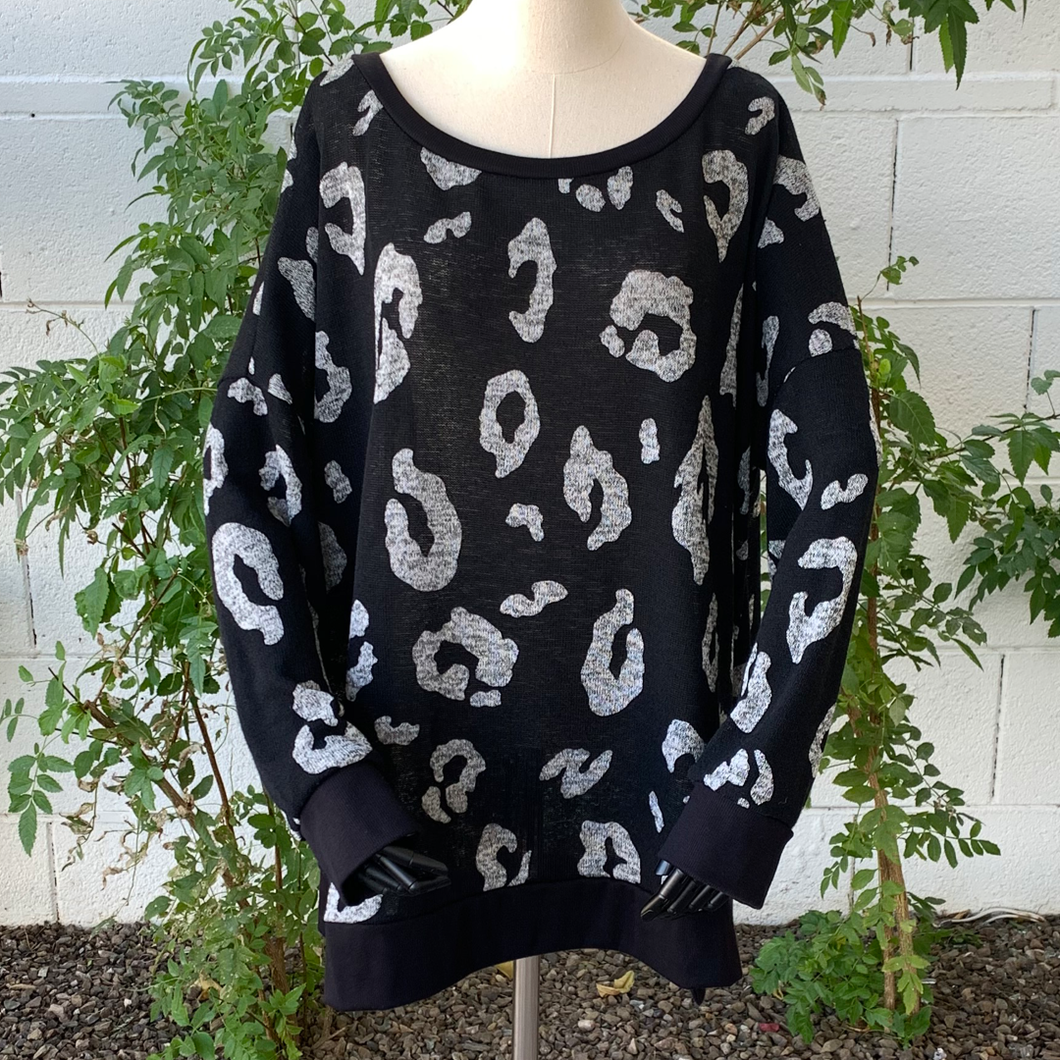 HONEYME Black & Grey Heather Leopard Print Knit Sweater Size XXL 2X NWT