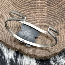 Load image into Gallery viewer, Vintage NATIVE AMERICAN Sterling Silver &amp; Tiger&#39;s Eye Cuff Bracelet Leaves
